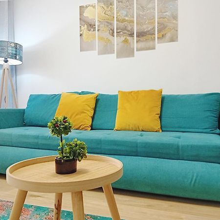 Sunshine - New & Quiet 1Br Apt, Business Area, Close To Airport, Highway A3, Subway Bukarest Exteriör bild