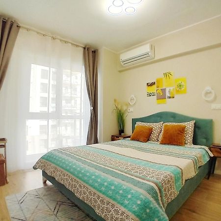 Sunshine - New & Quiet 1Br Apt, Business Area, Close To Airport, Highway A3, Subway Bukarest Exteriör bild