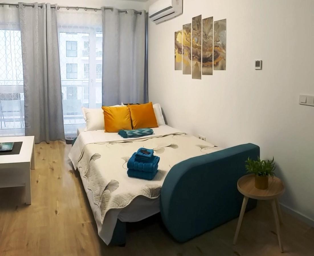 Sunshine - New & Quiet 1Br Apt, Business Area, Close To Airport, Highway A3, Subway Bukarest Exteriör bild