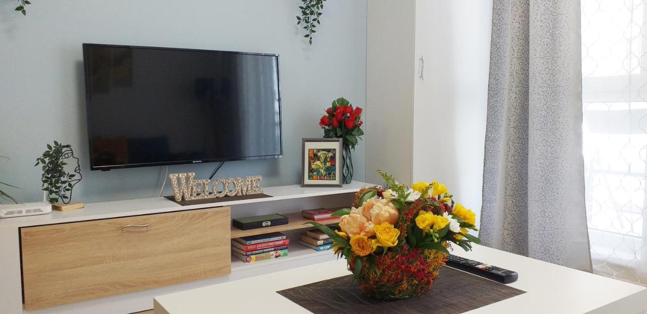 Sunshine - New & Quiet 1Br Apt, Business Area, Close To Airport, Highway A3, Subway Bukarest Exteriör bild